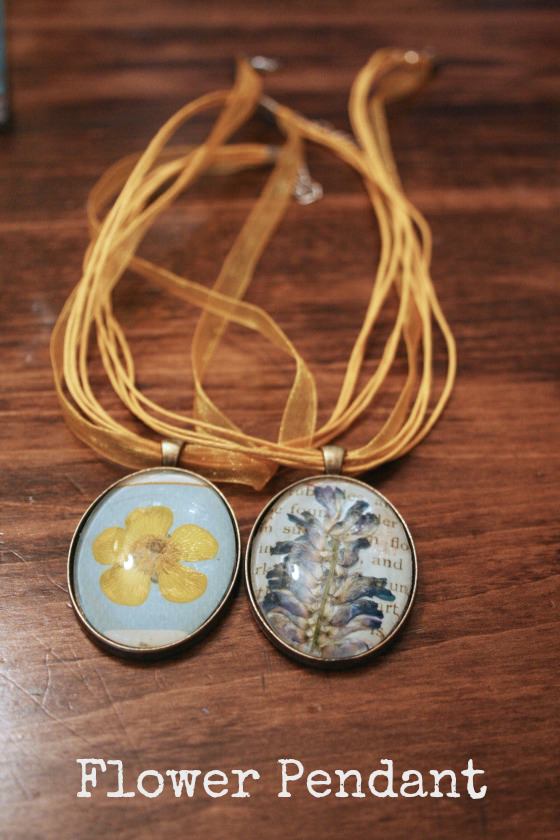 Flower Pendant Necklaces