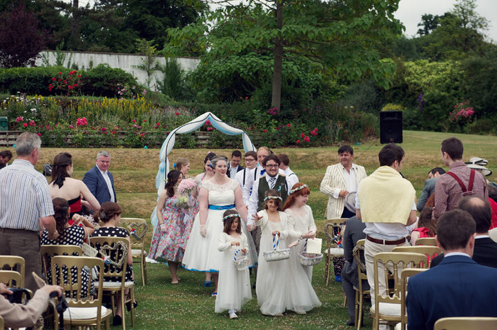 16 1950's Garden Party Wedding