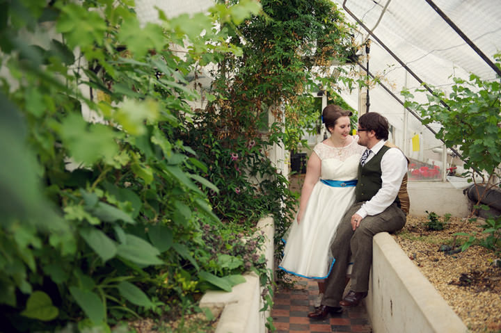 36 1950's Garden Party Wedding