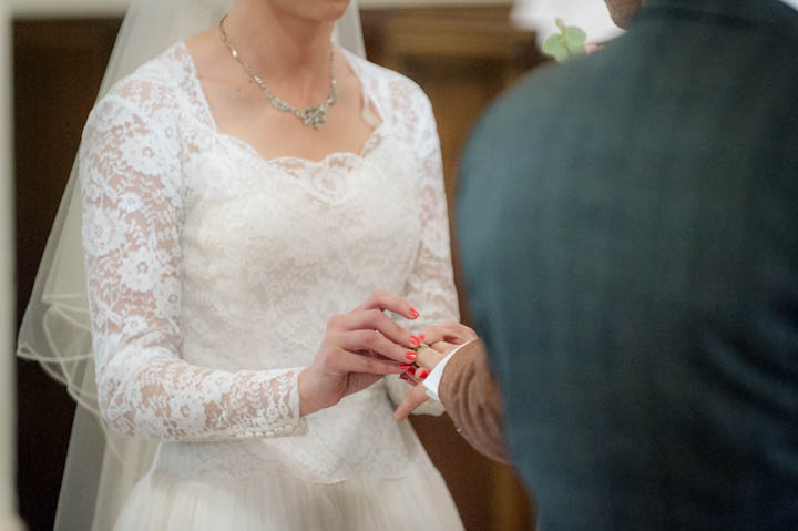 22 Elizabeth & Jonathan's Traditional Knees Up. By Jennifer Peel Photography