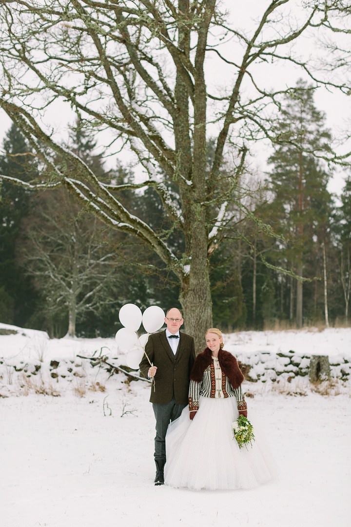 1-winter-forest-wedding-in-sweden-by-loke-roos-photography