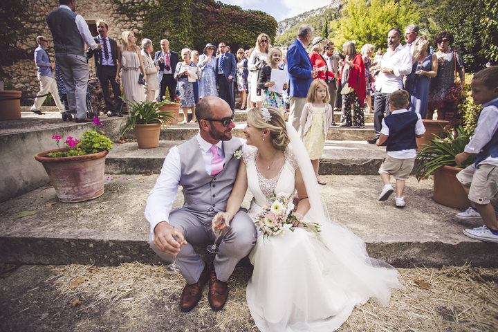 22-pretty-pastel-garden-wedding-in-mallorca-by-ana-garcia-photography