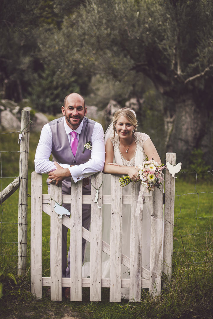 24-pretty-pastel-garden-wedding-in-mallorca-by-ana-garcia-photography