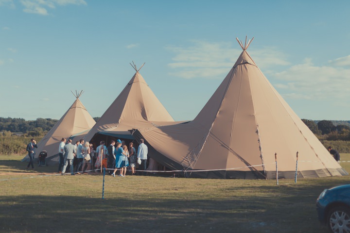  Music Loving, Pale Blue and Peach Tipi Wedding by James Green Photographer with music from Lianne La Havas