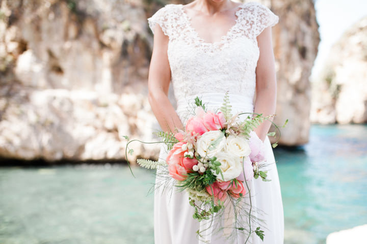 Beautiful Outdoor Summer Wedding in Sicily by Hilo and Ginger Photography, with outdoor garden ceremony and outdoor reception