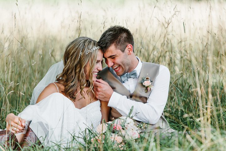 Outdoor Midwest Farm Wedding by Meredith Washburn Photography