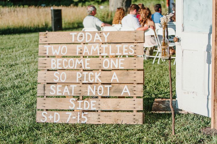 Outdoor Midwest Farm Wedding by Meredith Washburn Photography