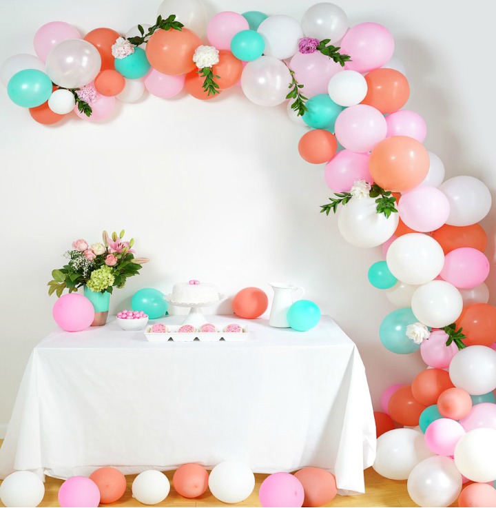 How To Make A Super Stylish Balloon Arch