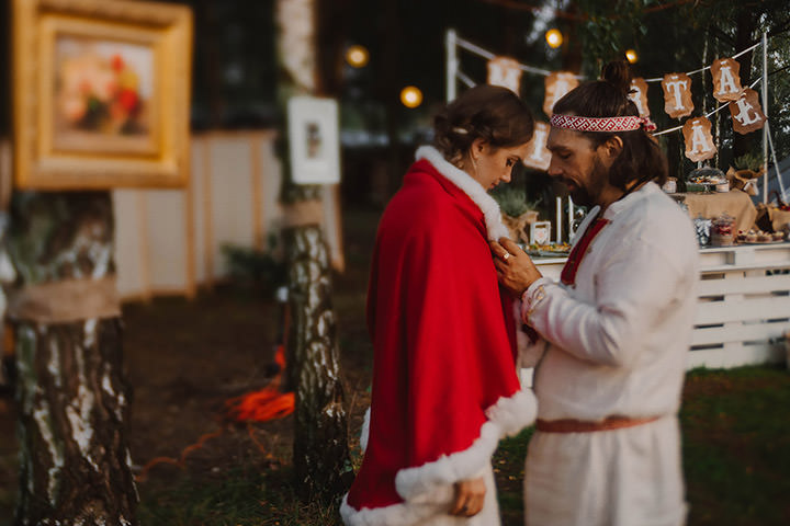 http://www.boho-weddings.com/wp-content/uploads/2017/12/38-Intimate-and-Emotional-Traditional-Slavic-Wedding-by-Ajem-Stories.jpg