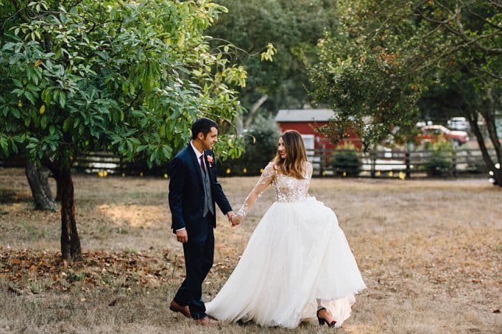 Cassie and Rick’s Intimate Modern Backyard California Wedding by Hannah Kate Photography