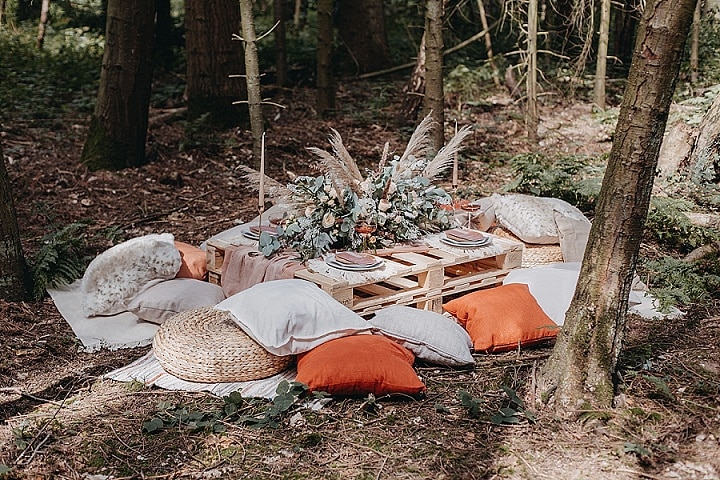 'Woodland Romance' Inspirasi Pernikahan Boho Luxe yang Liar, Alami