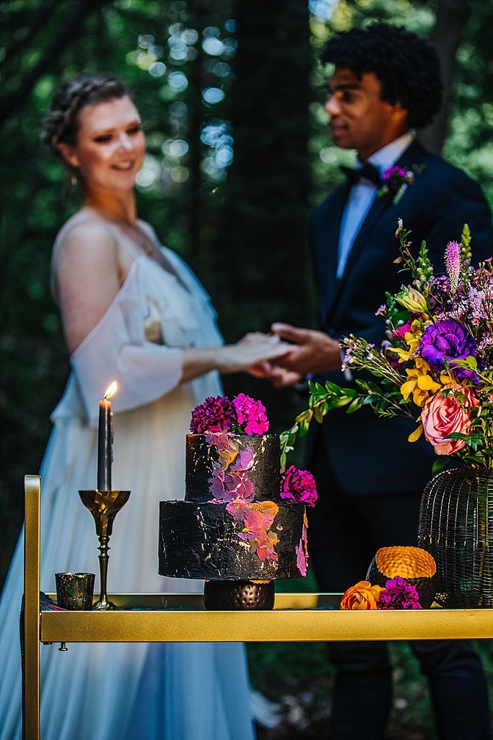 Inspirasi Pernikahan Permata Berwarna 'Love in the Redwoods'
