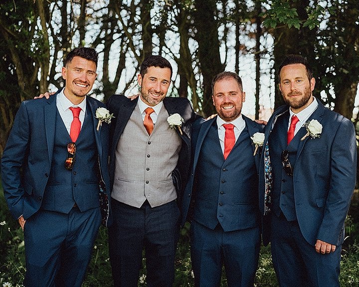 Grooms Style: 7 Item Unik untuk Personalisasi Pakaian Pernikahan Anda