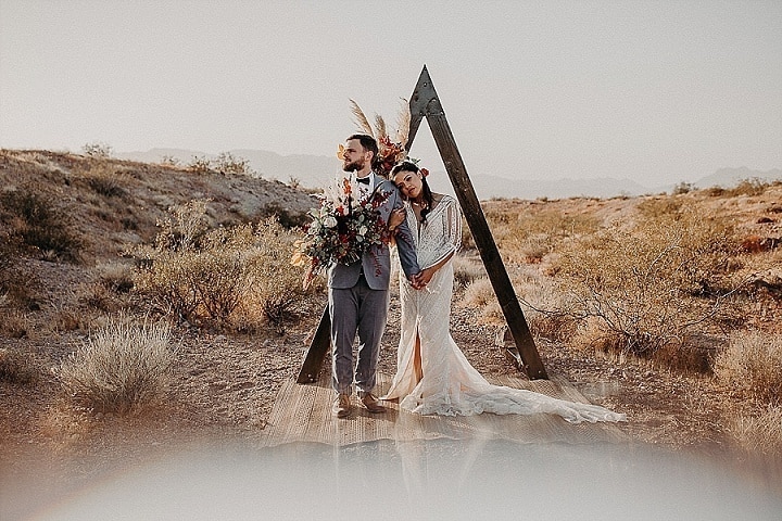 Thais and Mark’s Las Vegas Desert Elopement Planned in Under a Week by Aline Marin Photography