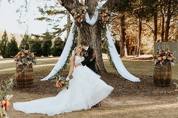 Ashley and Jonah's Beautiful Fall Georgia Wedding by Hellen Oliveira Photography