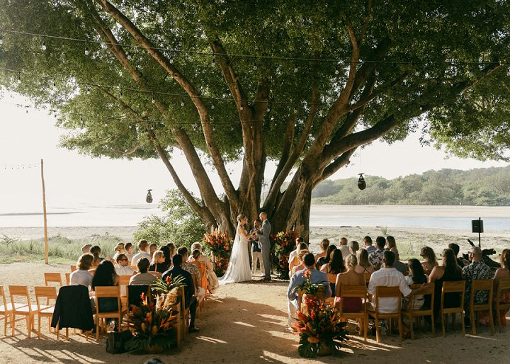 How to plan a destination wedding 